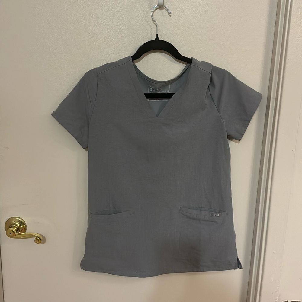 FIGS XS Light Gray Scrub Top